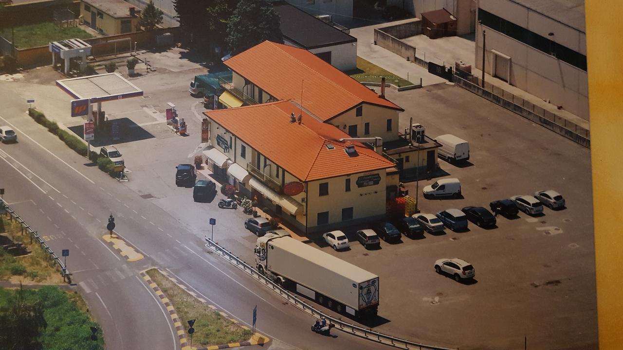 Dello Hotel Ristorante Amalfitana מראה חיצוני תמונה
