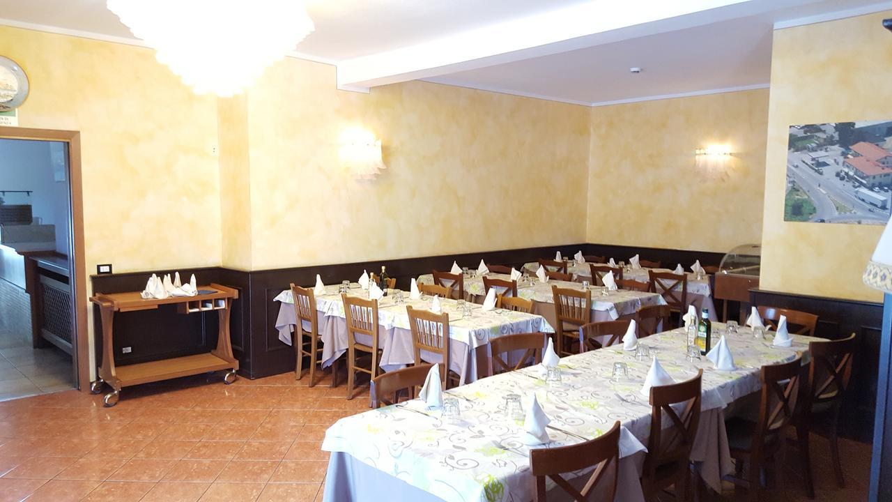 Dello Hotel Ristorante Amalfitana מראה חיצוני תמונה